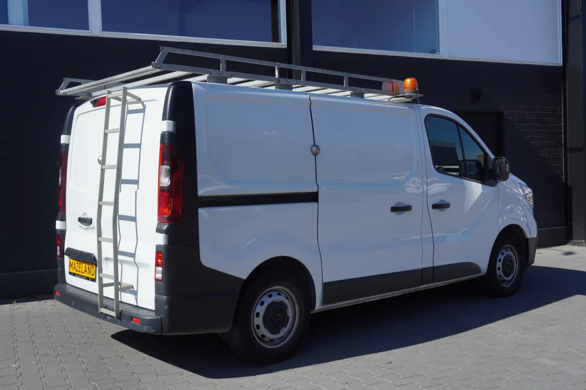 2.0 dCi 130PK EURO 6 Airco - Navi - Cruise - €15.950,- Excl.