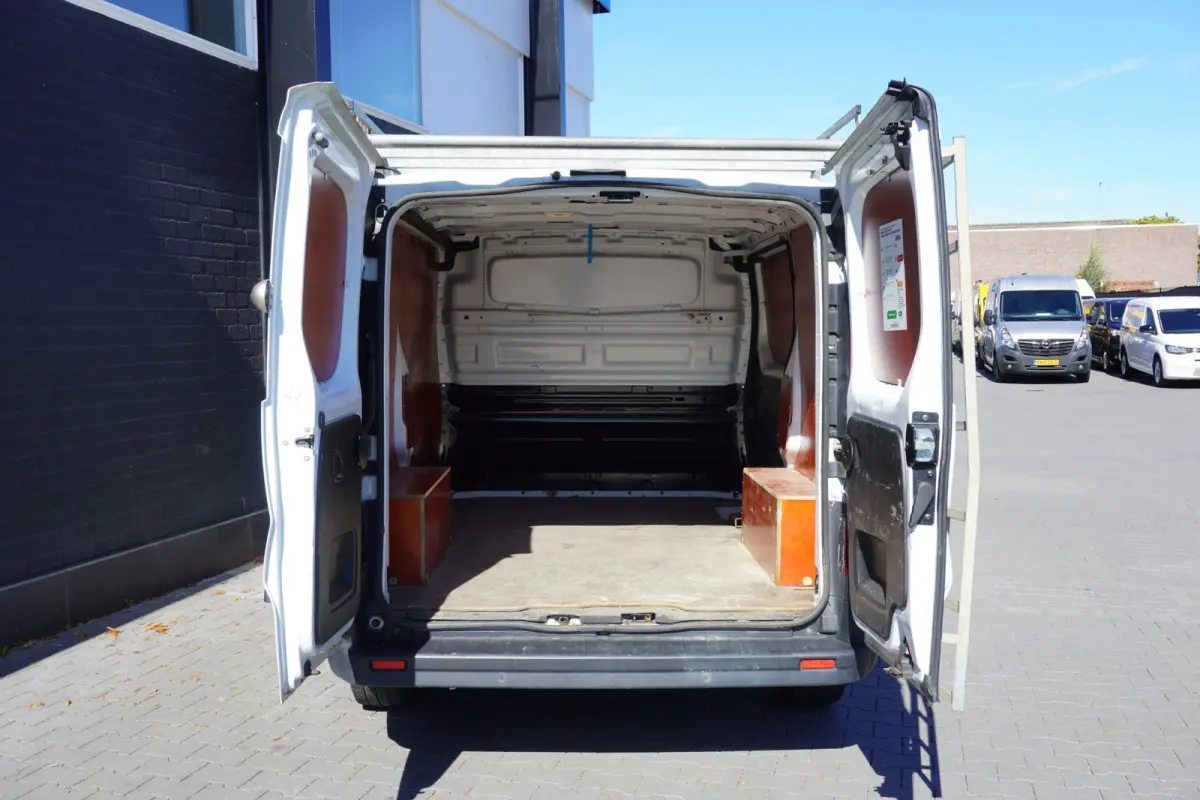 2.0 dCi 130PK EURO 6 Airco - Navi - Cruise - €15.950,- Excl.