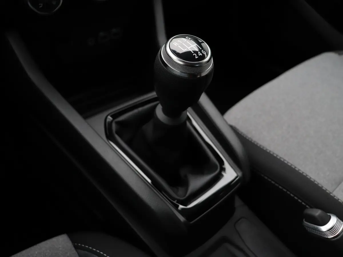 TCe 90pk GPF evolution | Airco | Parkeersensoren achter | Cruise control | Apple carplay | Vierseizoenbanden |