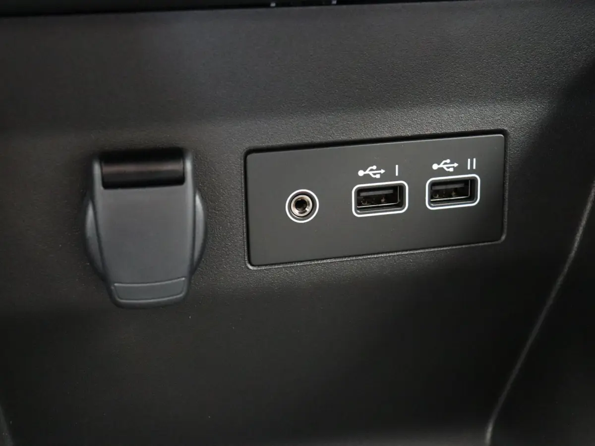 TCe 90pk GPF evolution | Airco | Parkeersensoren achter | Cruise control | Apple carplay | Vierseizoenbanden |