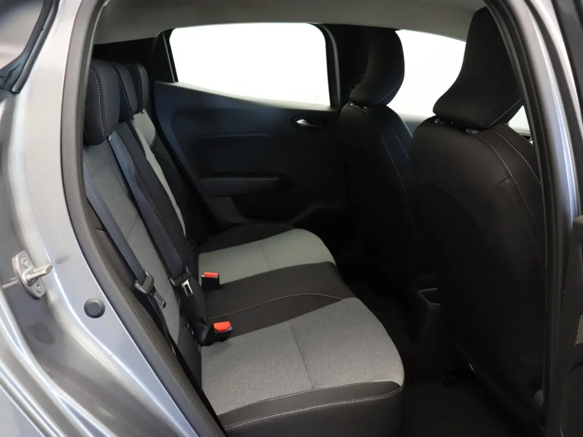 TCe 90pk GPF evolution | Airco | Parkeersensoren achter | Cruise control | Apple carplay | Vierseizoenbanden |
