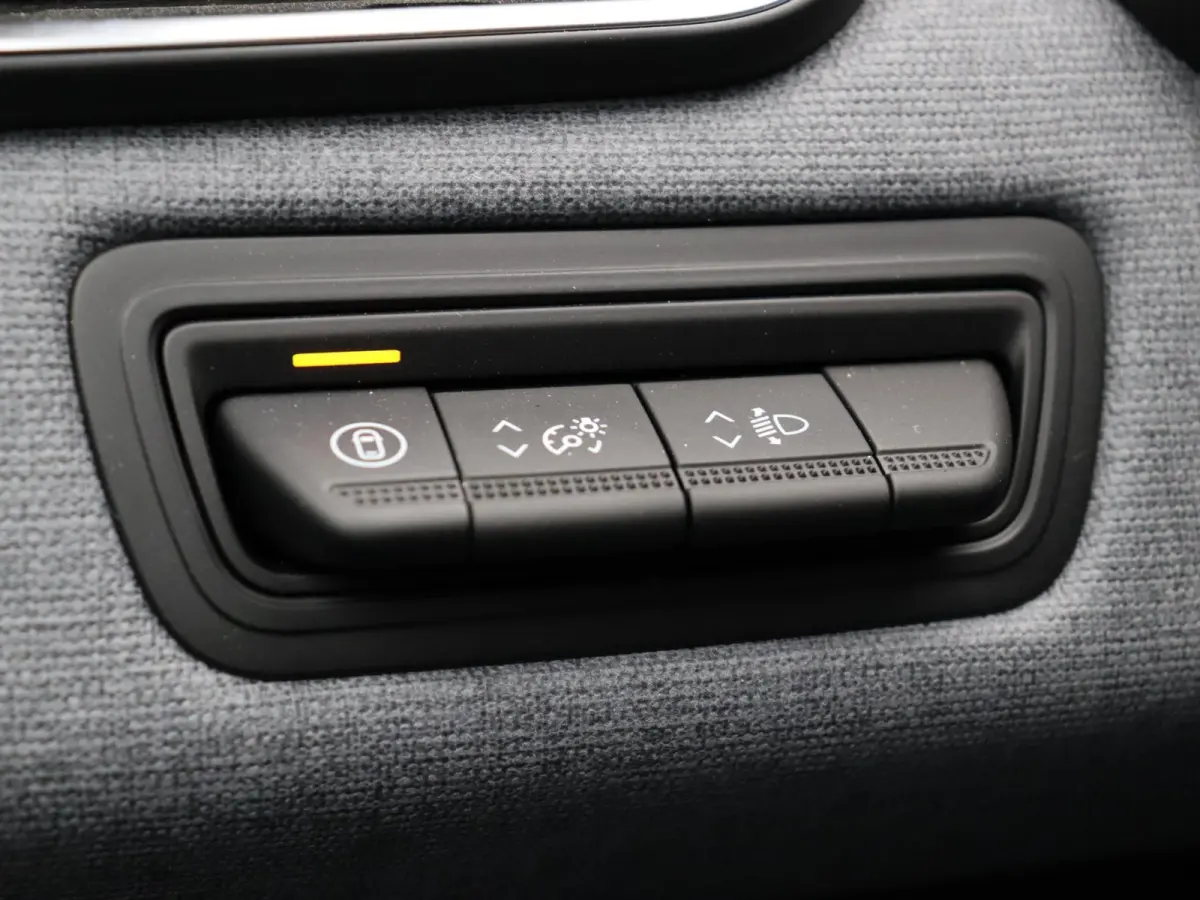 TCe 90pk GPF evolution | Airco | Parkeersensoren achter | Cruise control | Apple carplay | Vierseizoenbanden |