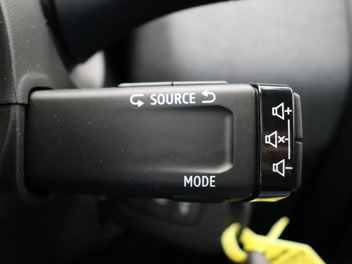 TCe 90pk GPF evolution | Airco | Parkeersensoren achter | Cruise control | Apple carplay | Vierseizoenbanden |