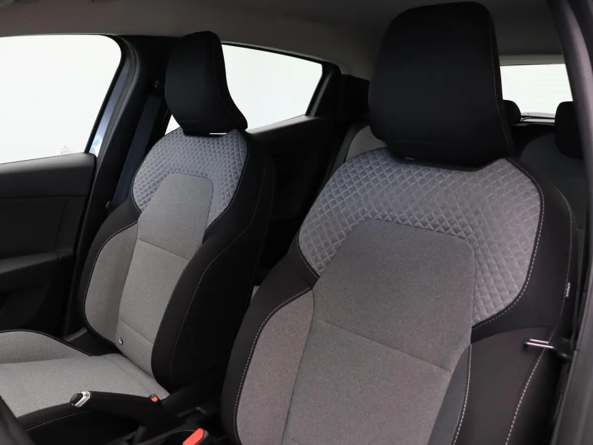 TCe 90pk GPF evolution | Airco | Parkeersensoren achter | Cruise control | Apple carplay | Vierseizoenbanden |