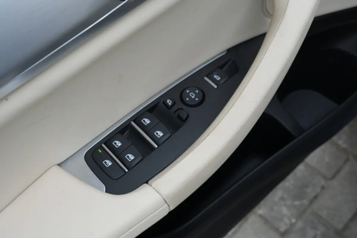 xDrive30e M Sport High Executive | 292 PK | PHEV | PANO | 360° Camera | Leder BMW X3 xDrive30e M Sport High Executive 292 PK Plug-in Hybrid met 2.0 viercilinder benzinemotor en automatische