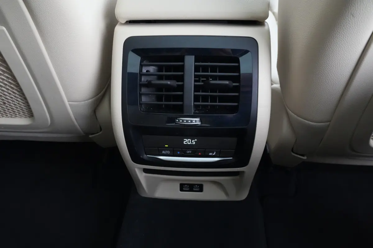 xDrive30e M Sport High Executive | 292 PK | PHEV | PANO | 360° Camera | Leder BMW X3 xDrive30e M Sport High Executive 292 PK Plug-in Hybrid met 2.0 viercilinder benzinemotor en automatische