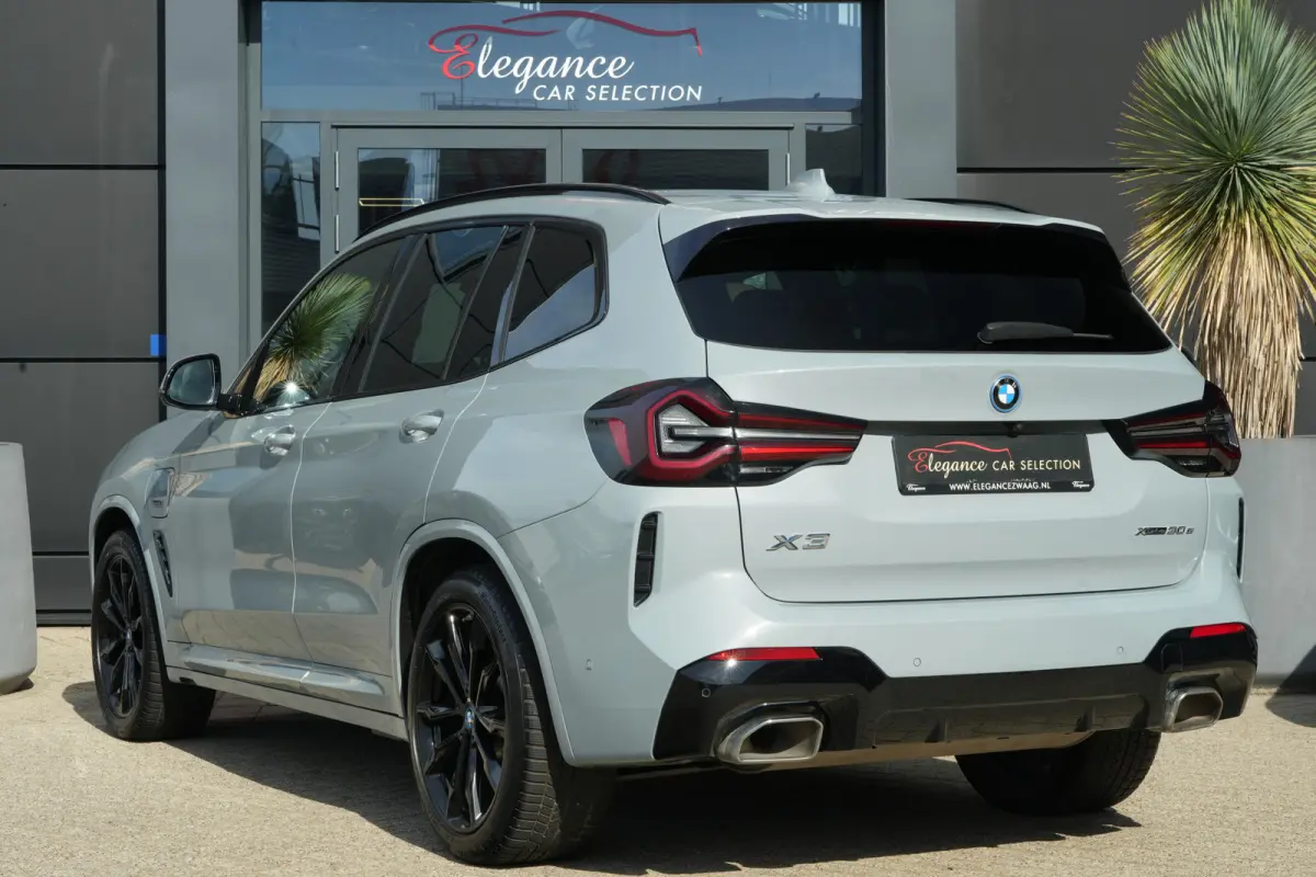 xDrive30e M Sport High Executive | 292 PK | PHEV | PANO | 360° Camera | Leder BMW X3 xDrive30e M Sport High Executive 292 PK Plug-in Hybrid met 2.0 viercilinder benzinemotor en automatische