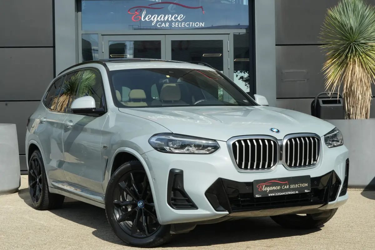 xDrive30e M Sport High Executive | 292 PK | PHEV | PANO | 360° Camera | Leder BMW X3 xDrive30e M Sport High Executive 292 PK Plug-in Hybrid met 2.0 viercilinder benzinemotor en automatische