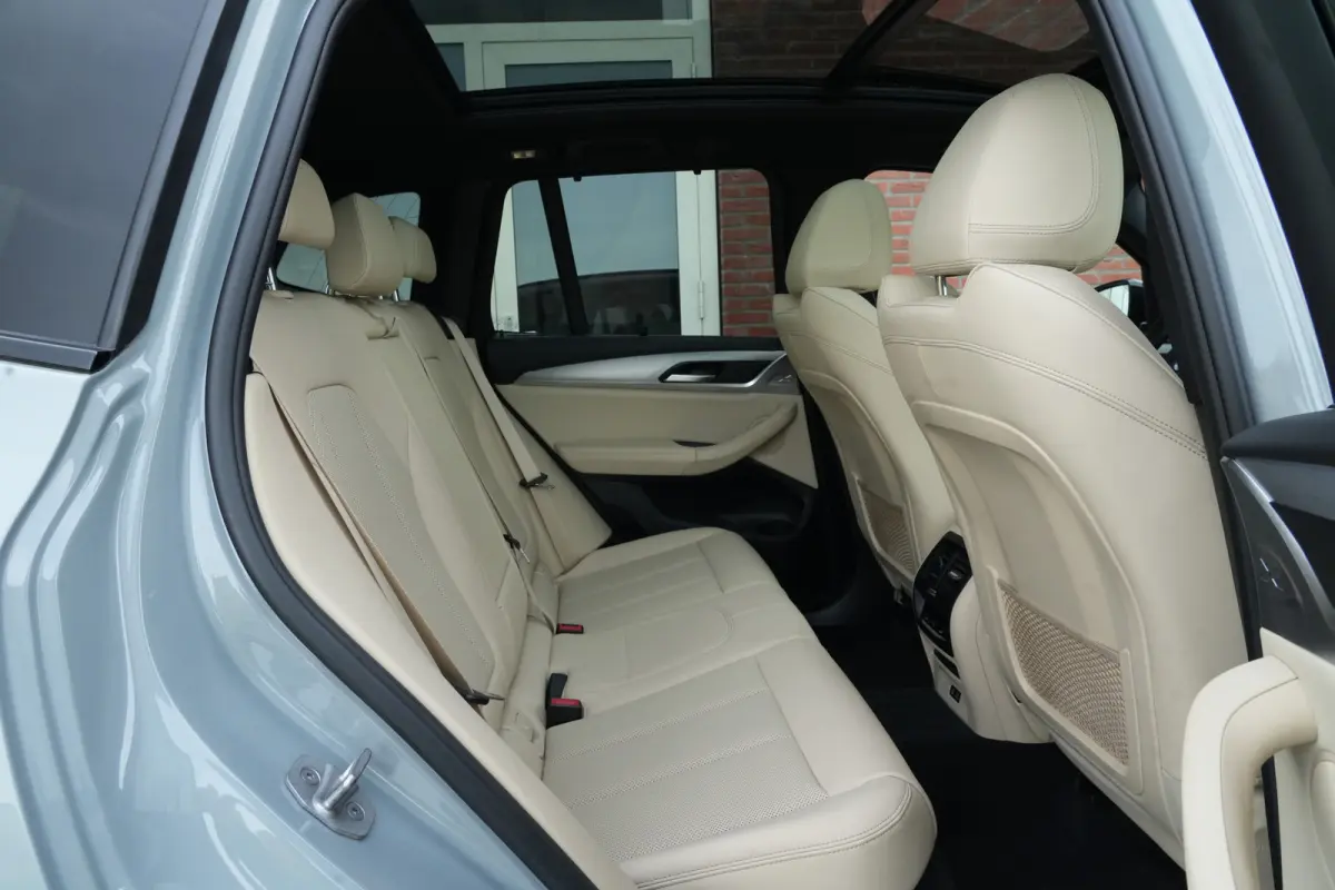 xDrive30e M Sport High Executive | 292 PK | PHEV | PANO | 360° Camera | Leder BMW X3 xDrive30e M Sport High Executive 292 PK Plug-in Hybrid met 2.0 viercilinder benzinemotor en automatische