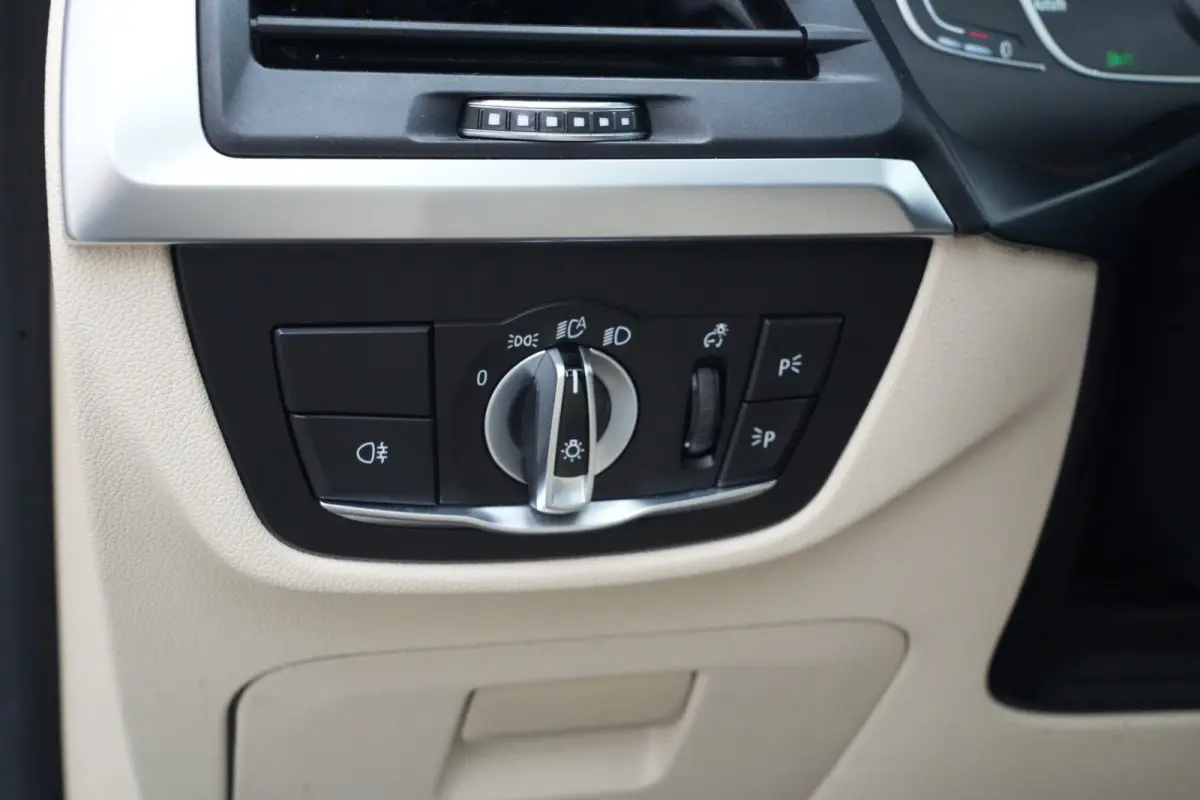 xDrive30e M Sport High Executive | 292 PK | PHEV | PANO | 360° Camera | Leder BMW X3 xDrive30e M Sport High Executive 292 PK Plug-in Hybrid met 2.0 viercilinder benzinemotor en automatische