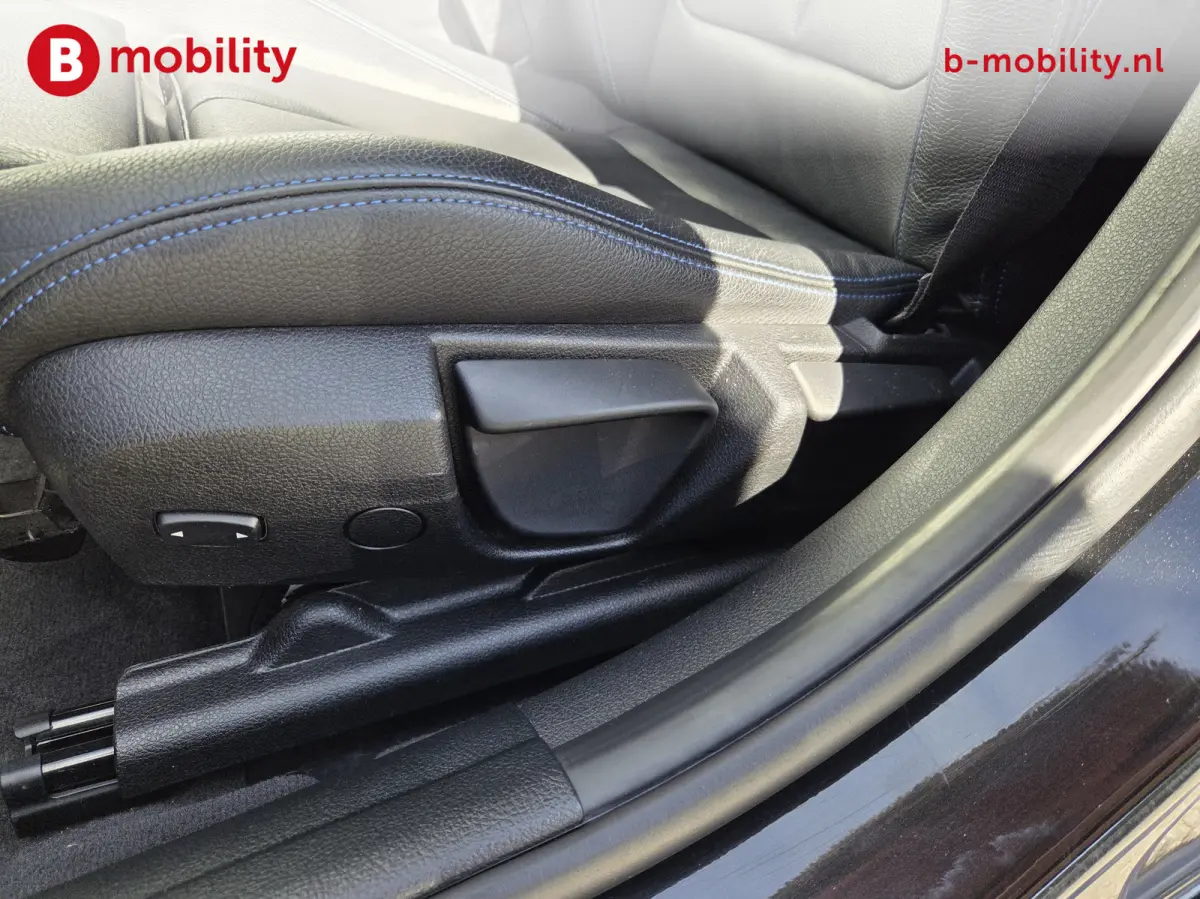 318i High Executive M-Sport Apple CarPlay NL Auto! | Leer | Sportstoelen | Stoelverwarming | PDC