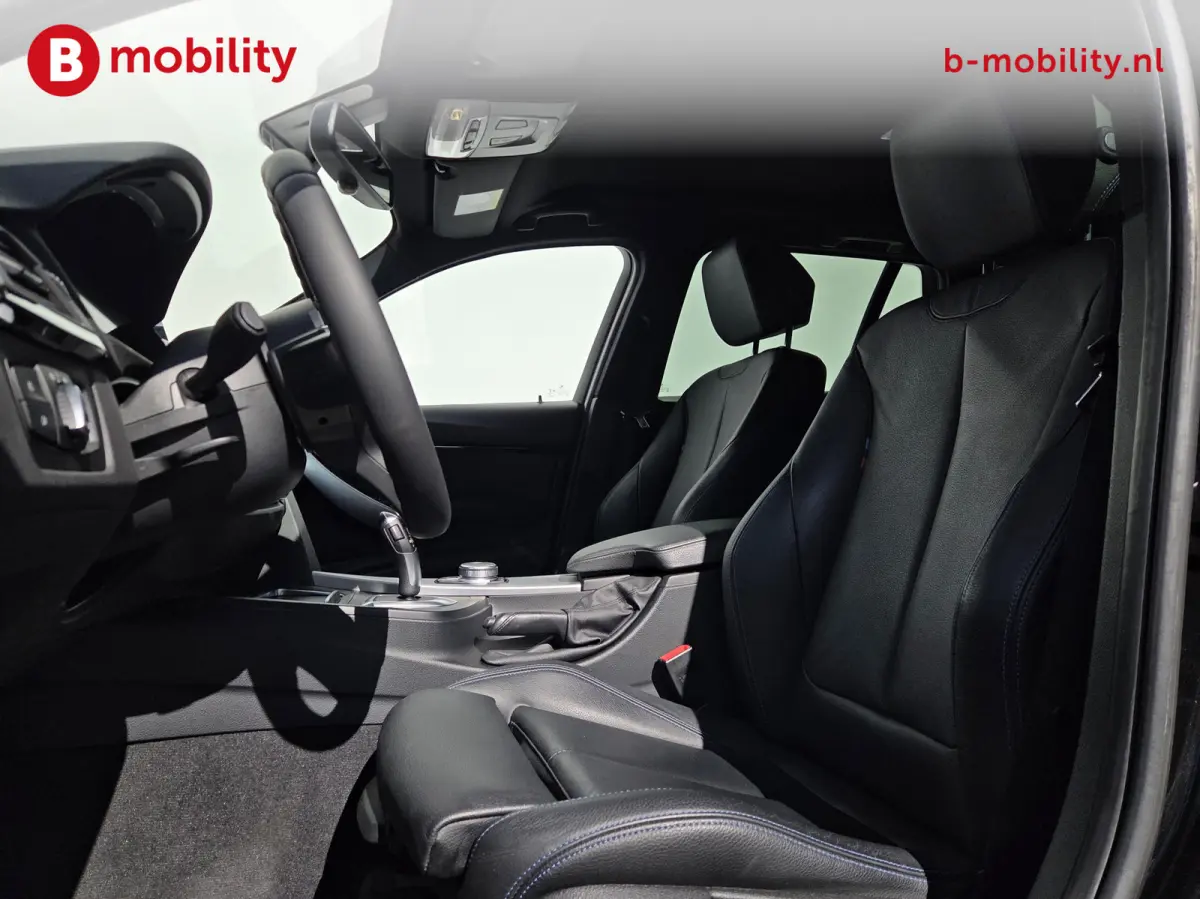 318i High Executive M-Sport Apple CarPlay NL Auto! | Leer | Sportstoelen | Stoelverwarming | PDC