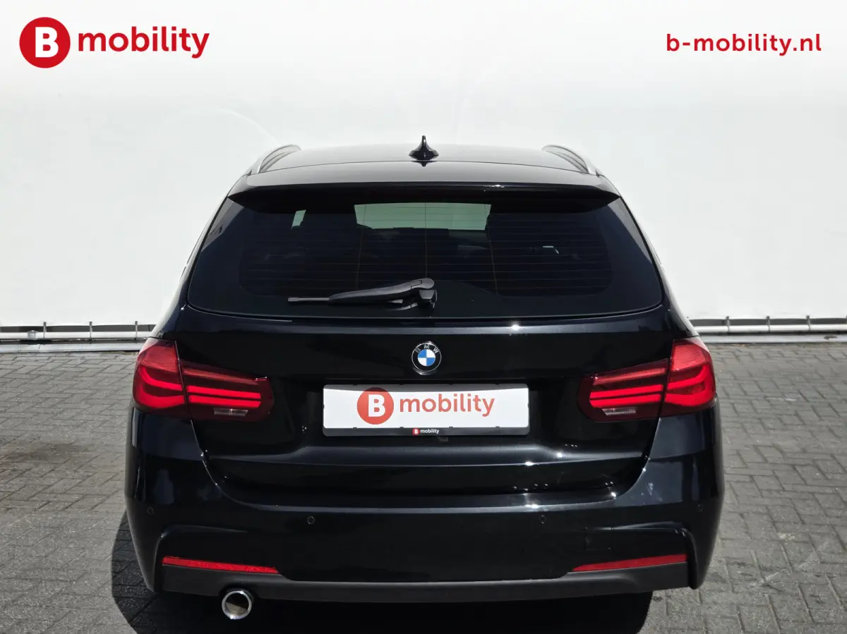 318i High Executive M-Sport Apple CarPlay NL Auto! | Leer | Sportstoelen | Stoelverwarming | PDC