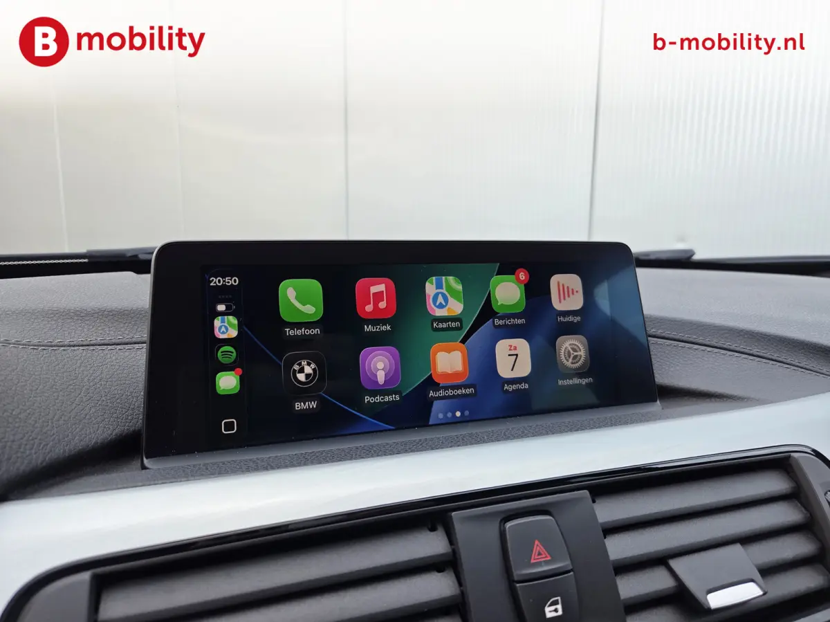 318i High Executive M-Sport Apple CarPlay NL Auto! | Leer | Sportstoelen | Stoelverwarming | PDC