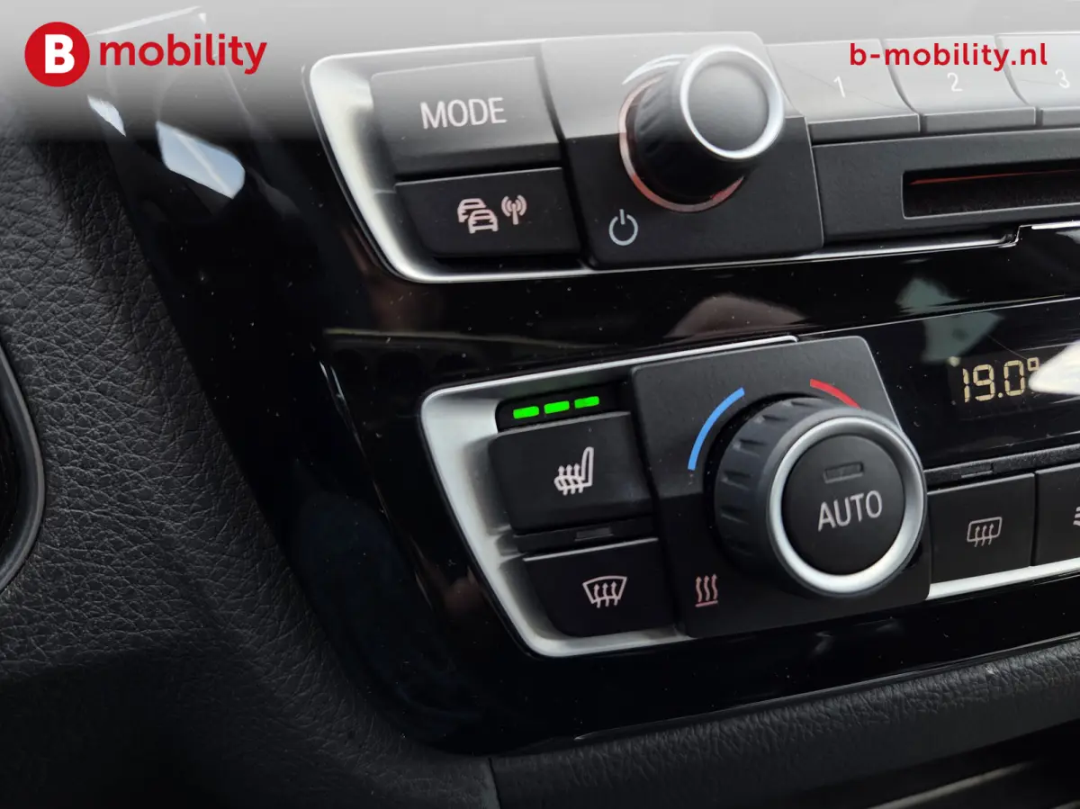 318i High Executive M-Sport Apple CarPlay NL Auto! | Leer | Sportstoelen | Stoelverwarming | PDC