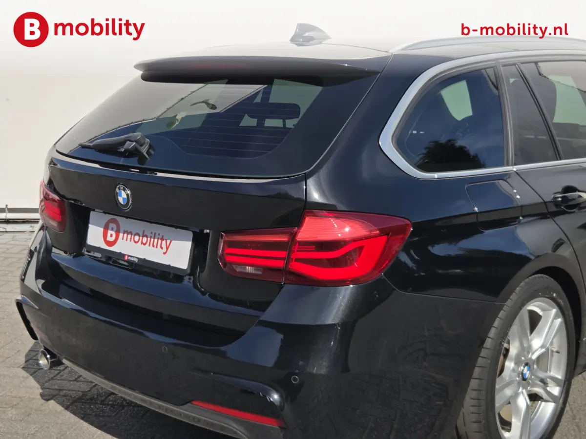 318i High Executive M-Sport Apple CarPlay NL Auto! | Leer | Sportstoelen | Stoelverwarming | PDC