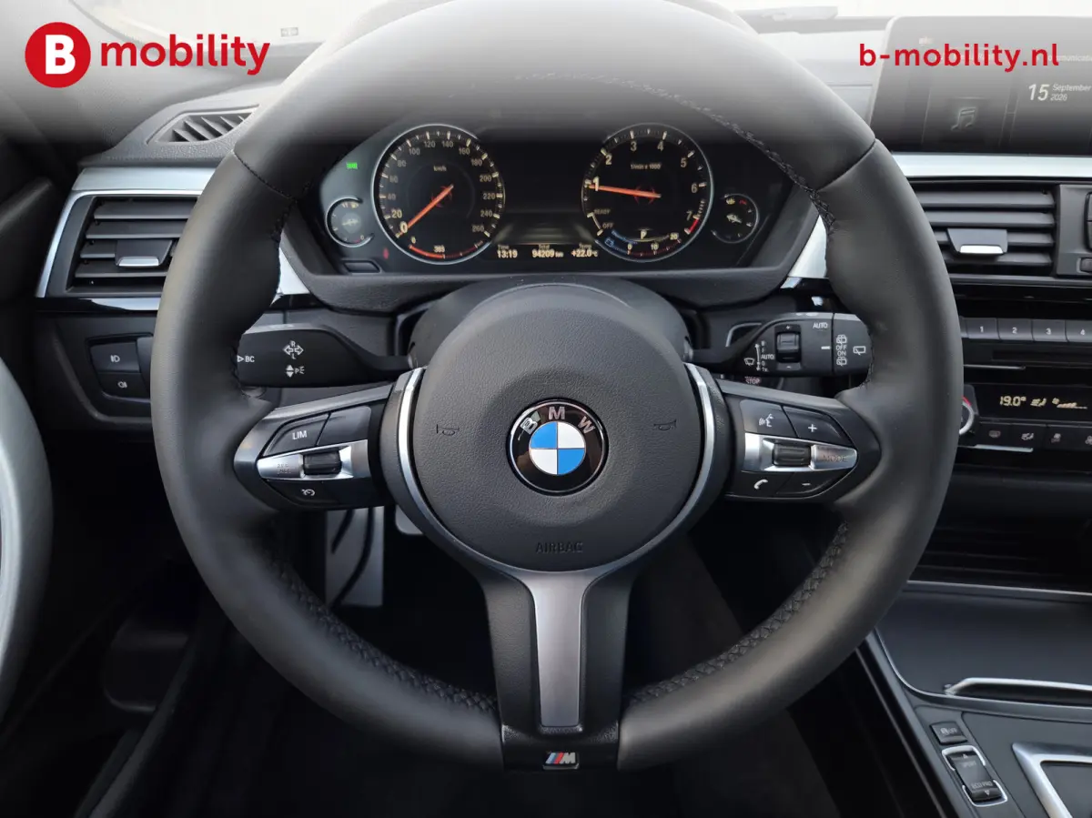 318i High Executive M-Sport Apple CarPlay NL Auto! | Leer | Sportstoelen | Stoelverwarming | PDC