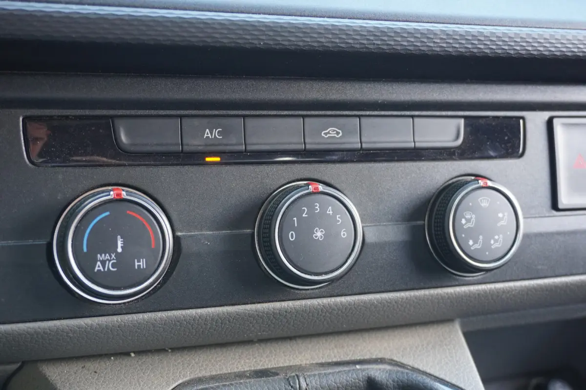 2.0 TDI L2 EURO 6 - Airco - Navi - Cruise - €13.950,- Excl.