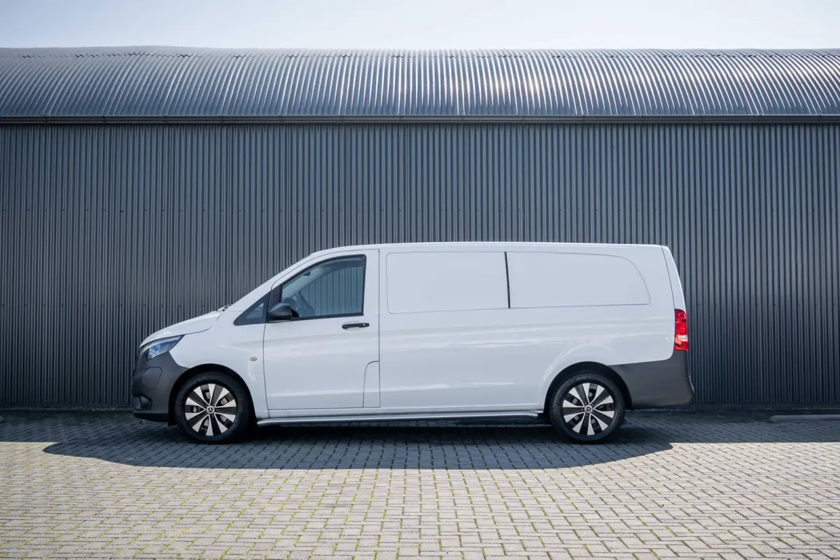 | 90KWH | WLPT 367KM | Volledig Elektrisch | SOH 97.5% | Camera | Navi | Stoelverw. | Airco | 3-Zits