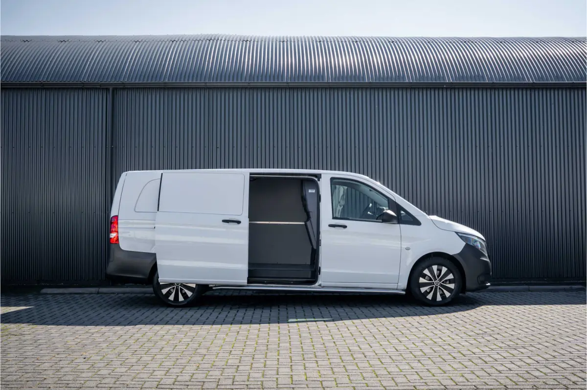 | 90KWH | WLPT 367KM | Volledig Elektrisch | SOH 97.5% | Camera | Navi | Stoelverw. | Airco | 3-Zits