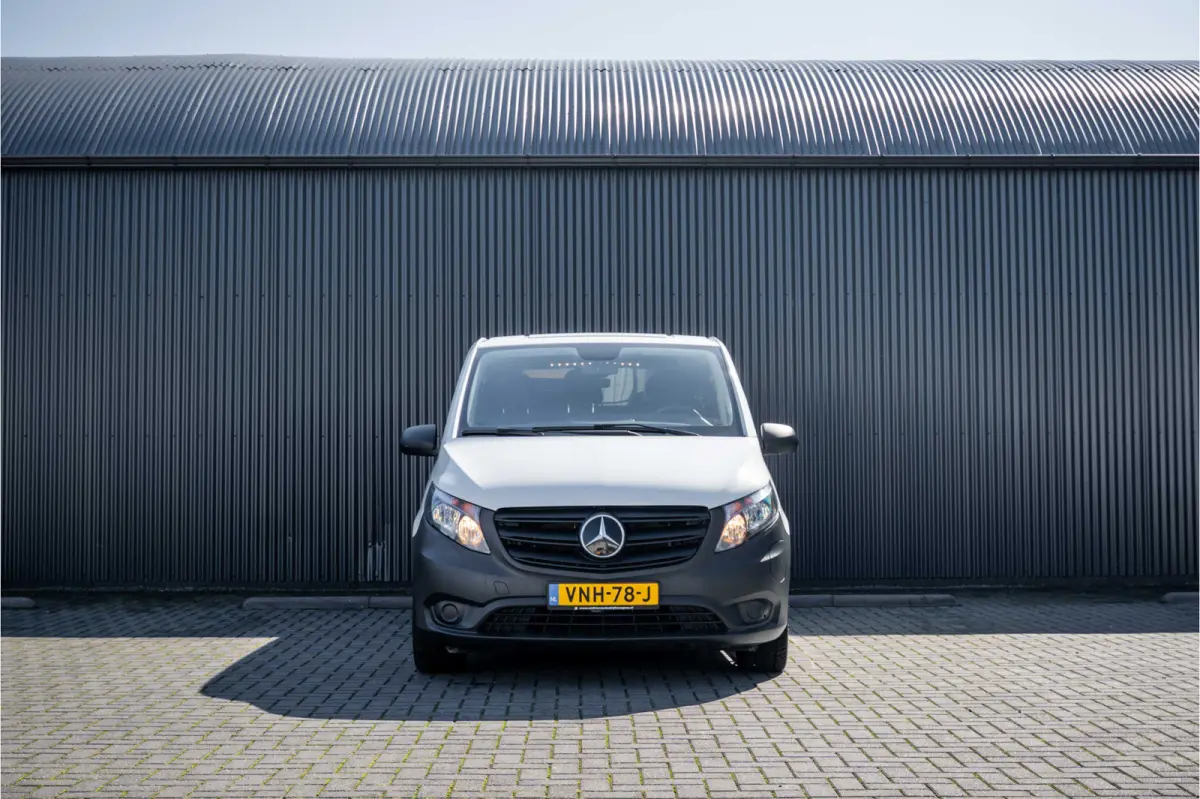 | 90KWH | WLPT 367KM | Volledig Elektrisch | SOH 97.5% | Camera | Navi | Stoelverw. | Airco | 3-Zits