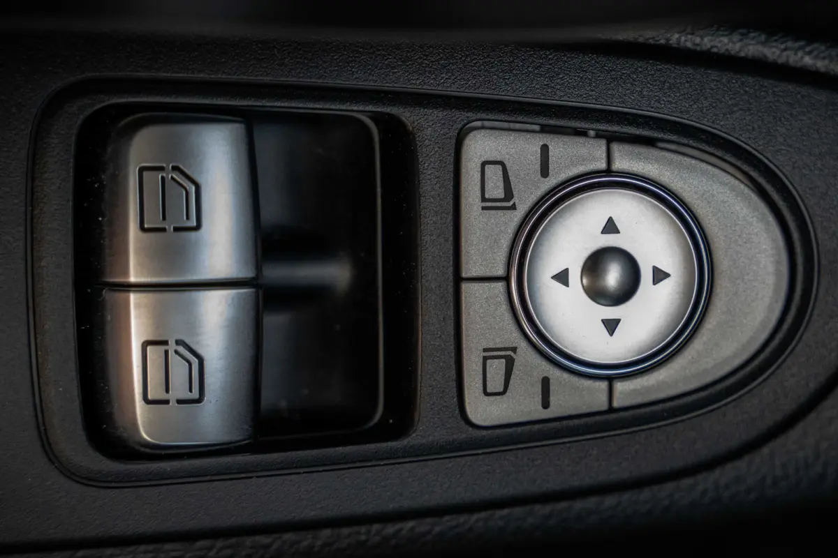 | 90KWH | WLPT 367KM | Volledig Elektrisch | SOH 97.5% | Camera | Navi | Stoelverw. | Airco | 3-Zits