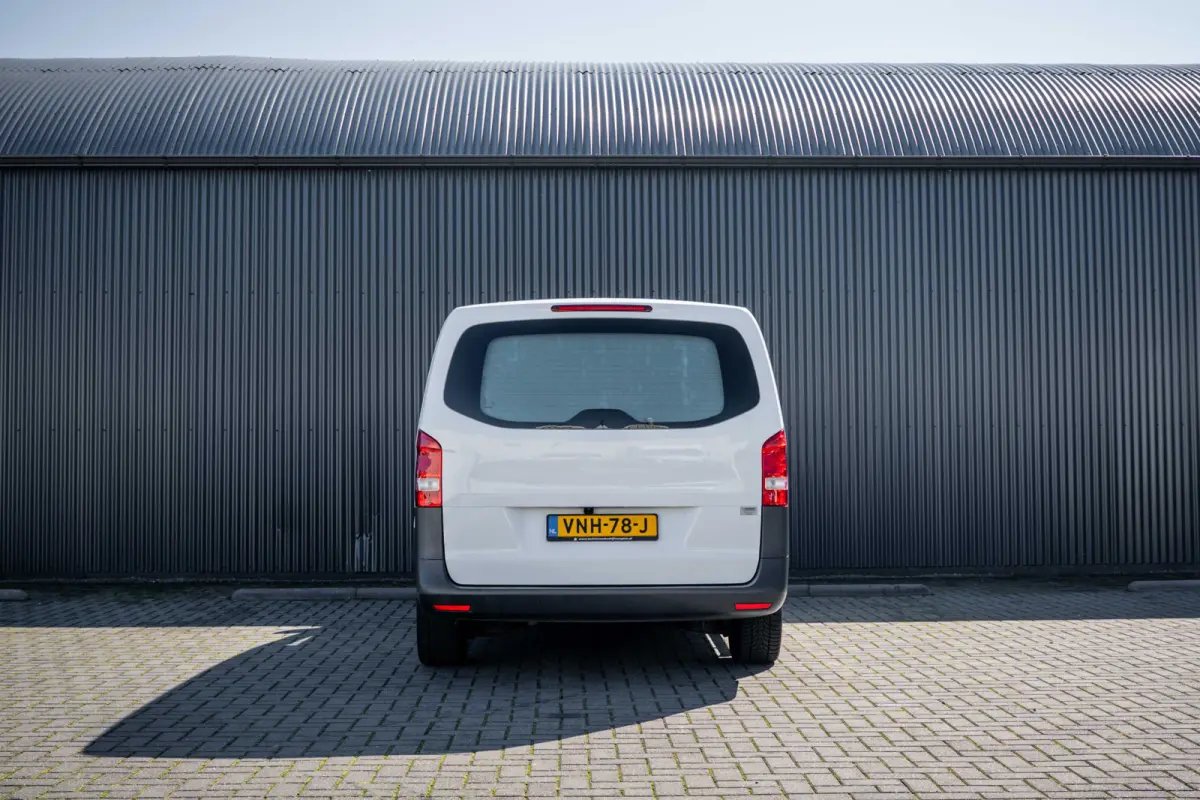 | 90KWH | WLPT 367KM | Volledig Elektrisch | SOH 97.5% | Camera | Navi | Stoelverw. | Airco | 3-Zits
