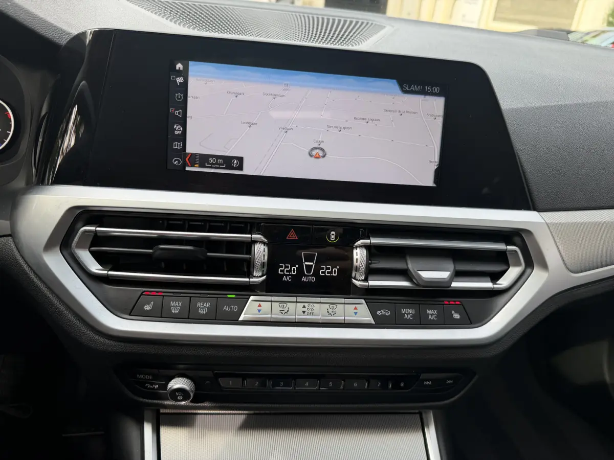 330i xDrive High Executive Panorama dak (schuif/kantel dak) Dealeronderhouden
