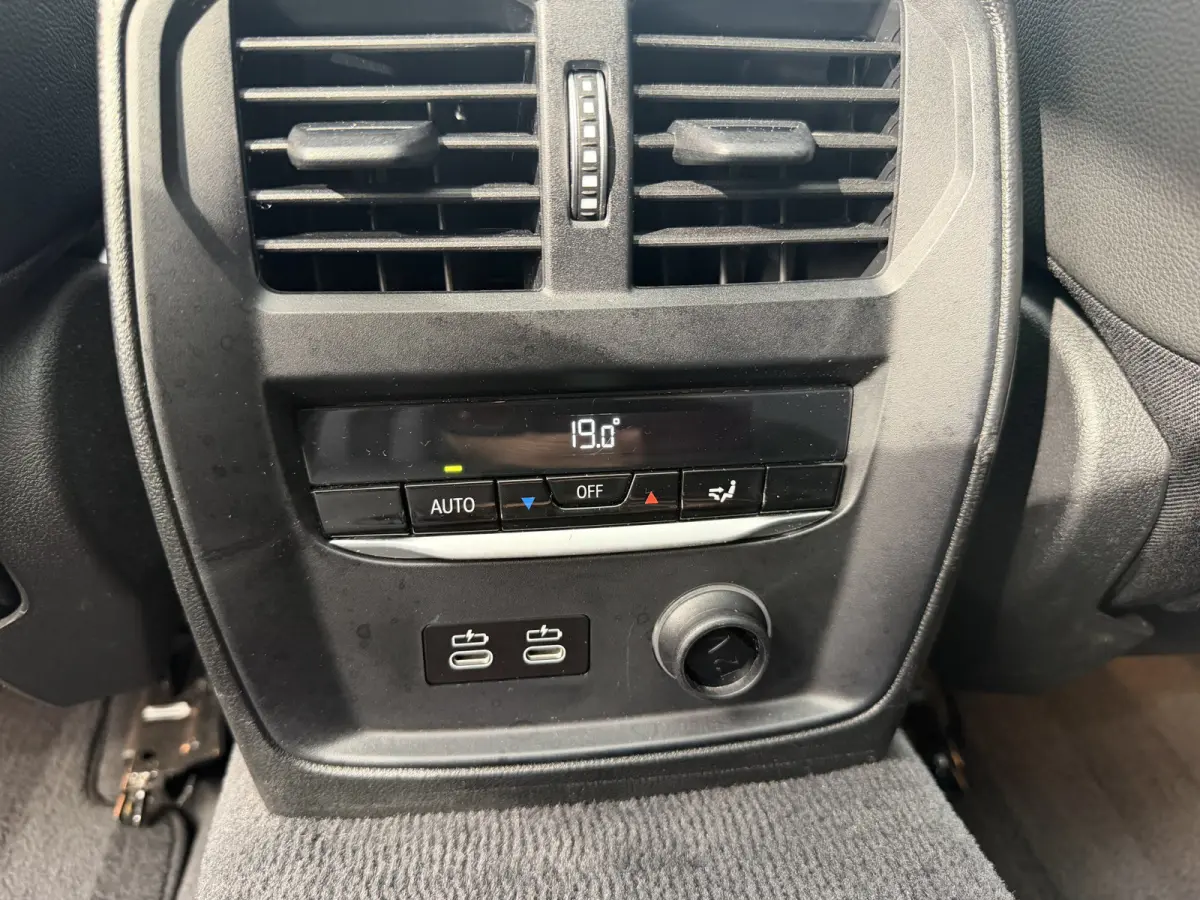 330i xDrive High Executive Panorama dak (schuif/kantel dak) Dealeronderhouden