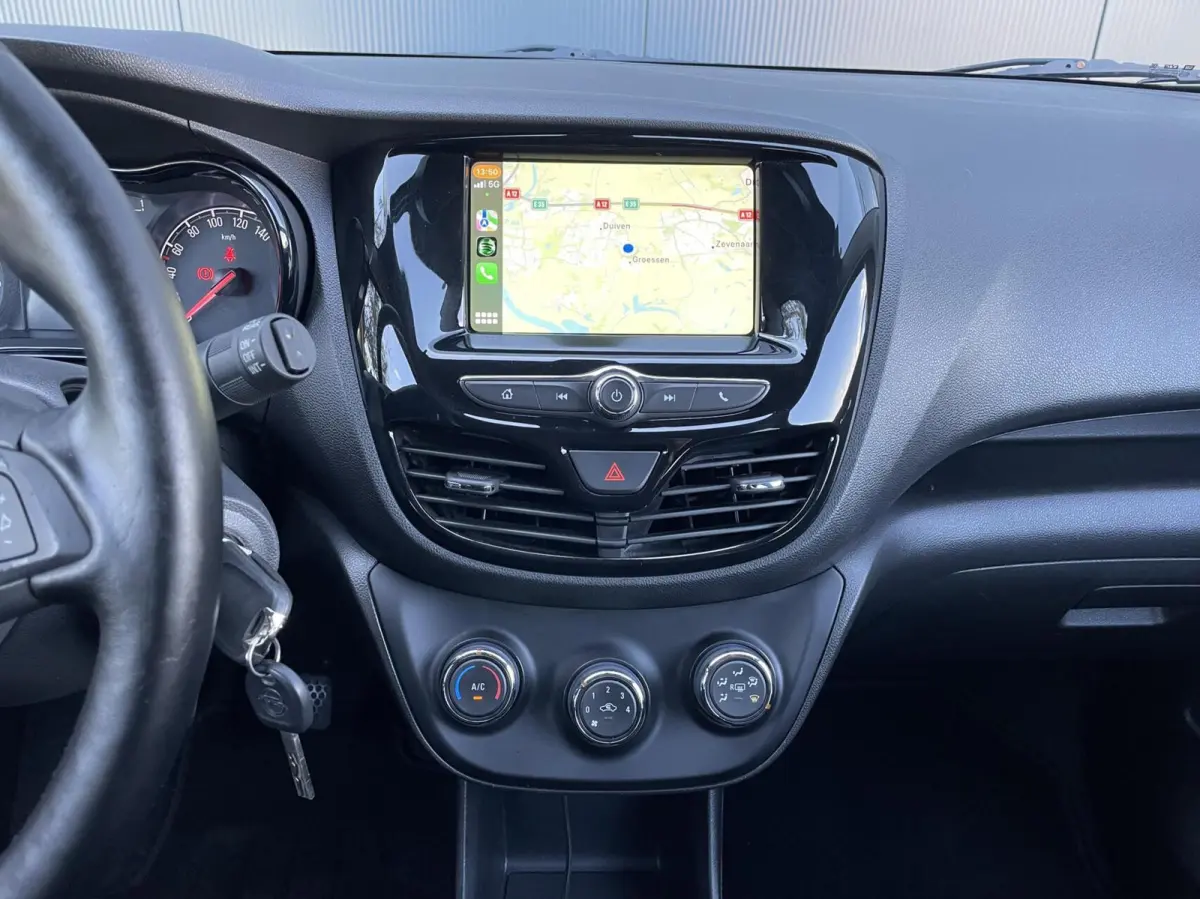 1.0 Online Edition Carplay Cruise PDC Stuur- en stoelverwarming