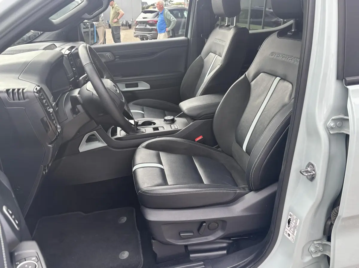 2.3 PHEV Stormtrak Automaat 280PK EX. BTW/Incl. BPM Trekhaak Elek. Rolhoes Pro Power Adaptieve Cruise Blind-Spot Stoelverwarming Full-LED *3500KG Trekgewicht*