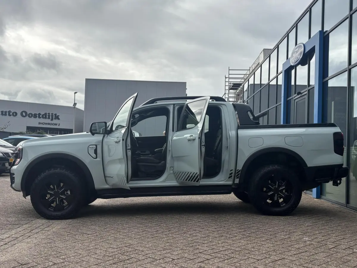 2.3 PHEV Stormtrak Automaat 280PK EX. BTW/Incl. BPM Trekhaak Elek. Rolhoes Pro Power Adaptieve Cruise Blind-Spot Stoelverwarming Full-LED *3500KG Trekgewicht*