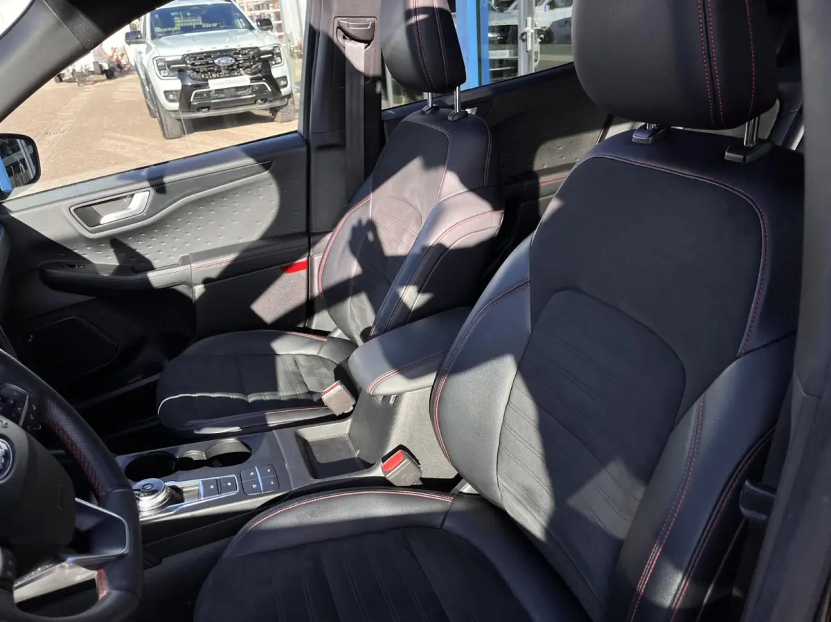 2.5 PHEV ST-Line X 225PK Elek. Trekhaak Panodak Winterpack Adaptieve Cruise Camera Head-Up B&O Navi Keyless 19'' Velgen Climate Privacy Glass *1200KG Trekgewicht*