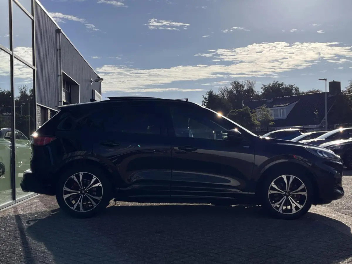2.5 PHEV ST-Line X 225PK Elek. Trekhaak Panodak Winterpack Adaptieve Cruise Camera Head-Up B&O Navi Keyless 19'' Velgen Climate Privacy Glass *1200KG Trekgewicht*