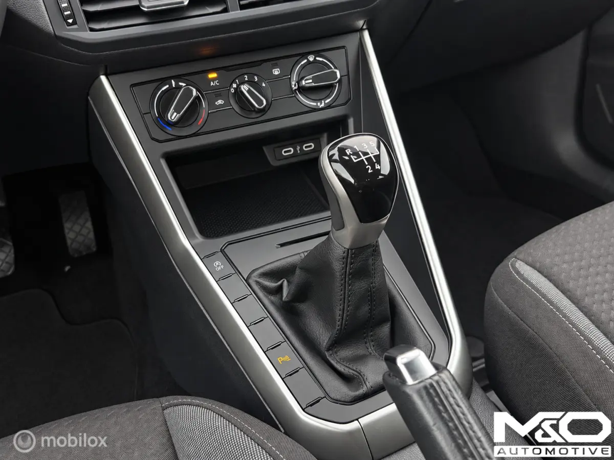 1.0 TSI R-Line Business | CRUISE | CARPLAY | LED