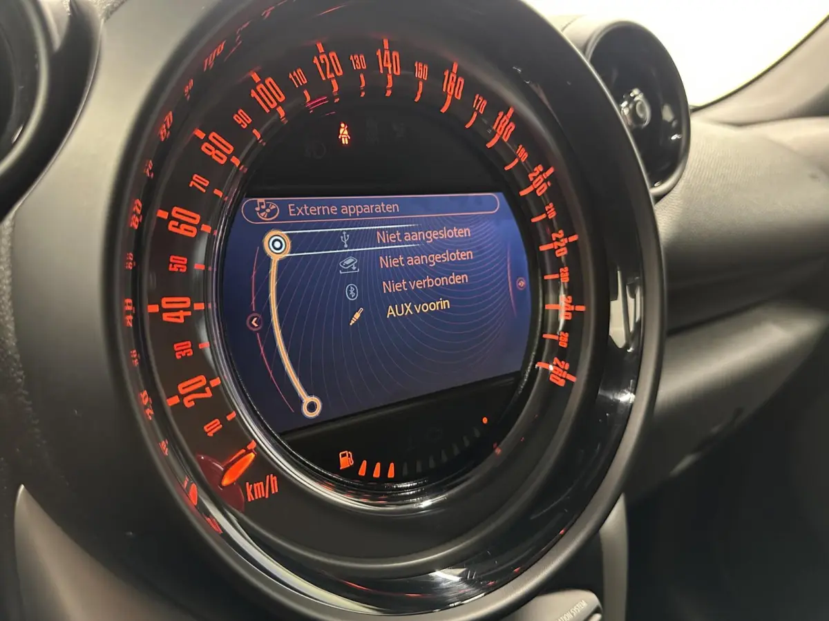1.6 Cooper Chili TREKHAAK NAVI CRUISE ECC LM.