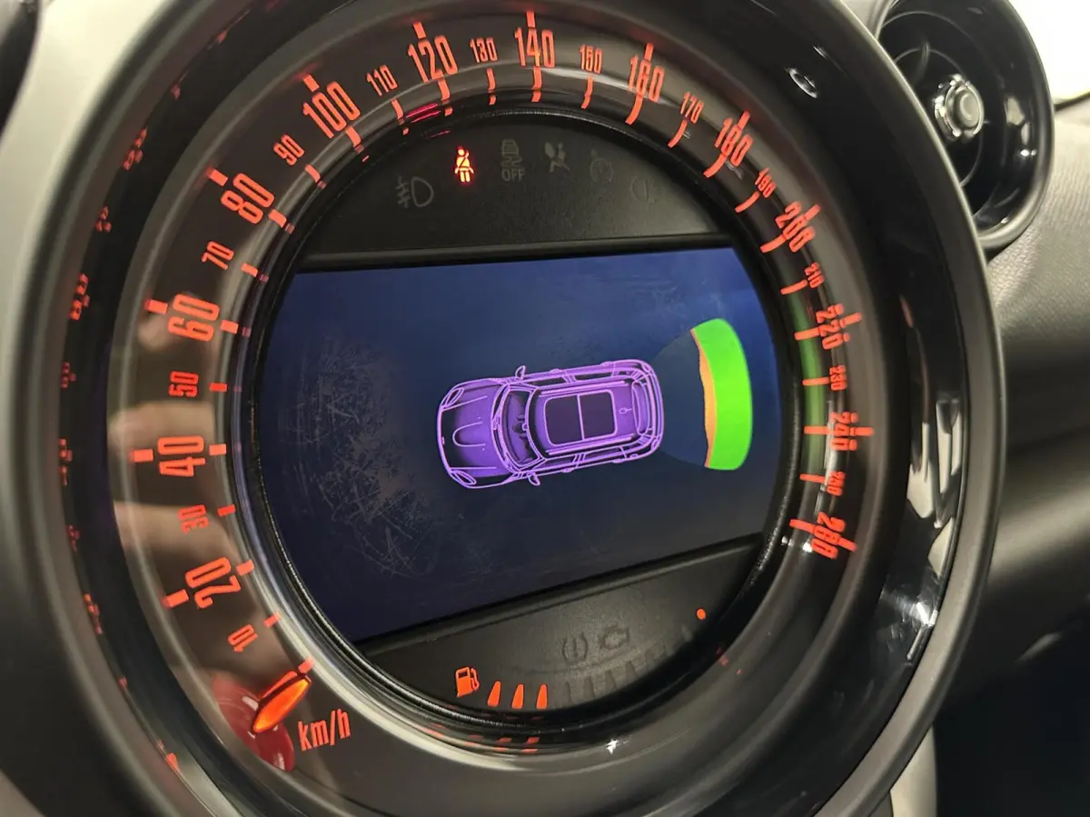 1.6 Cooper Chili TREKHAAK NAVI CRUISE ECC LM.