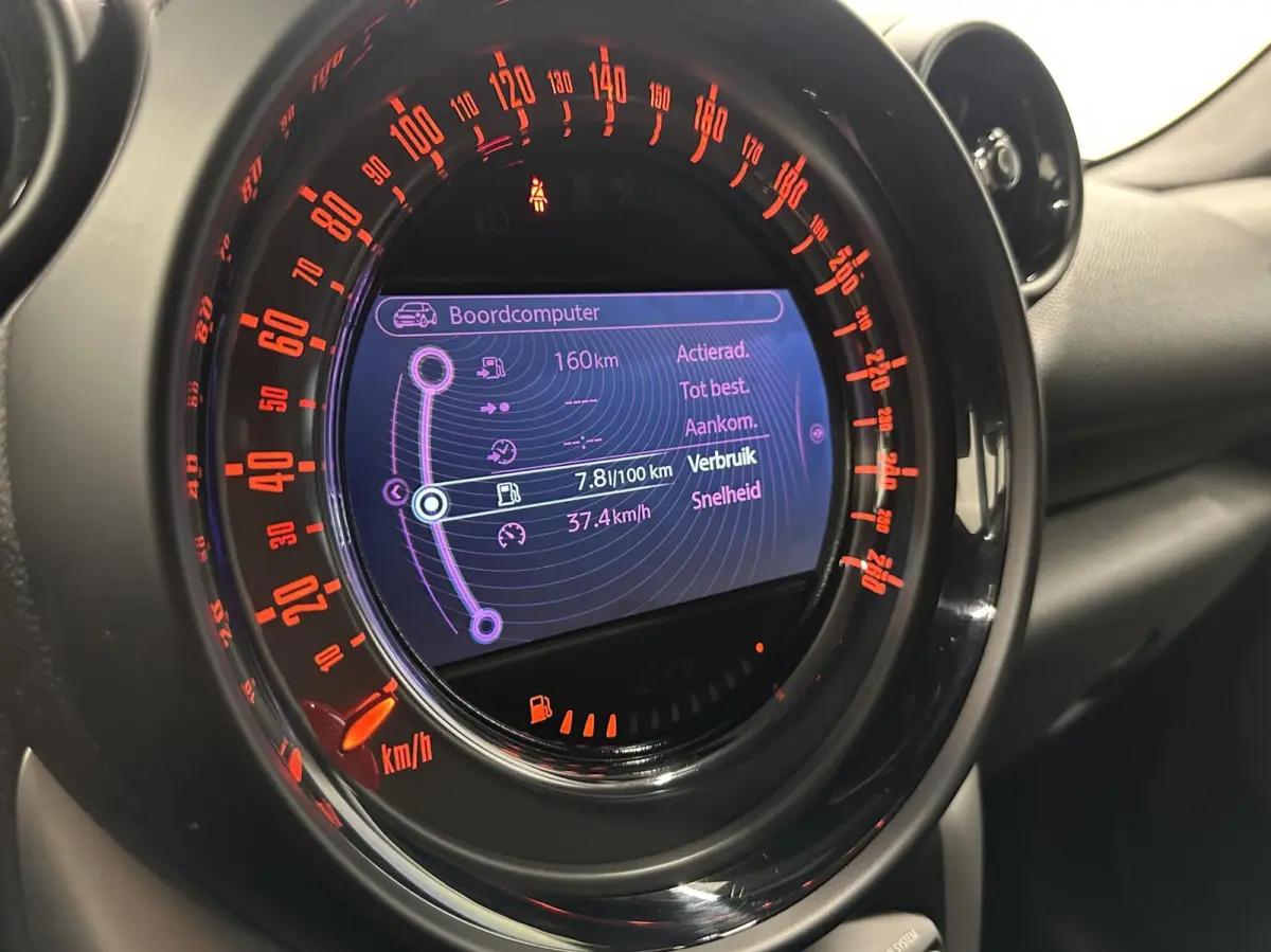 1.6 Cooper Chili TREKHAAK NAVI CRUISE ECC LM.