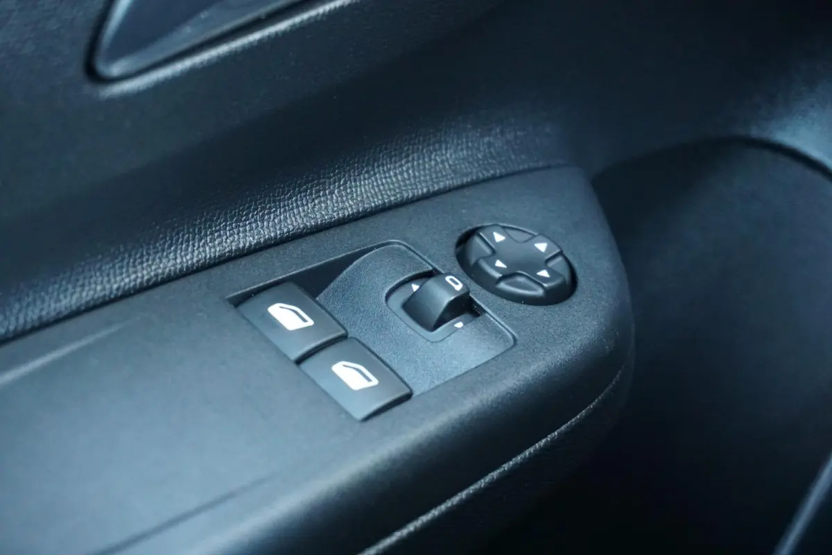 1.2 Level 2 + CAMERA / APPLE CARPLAY / SENSOREN / 16'' LMV