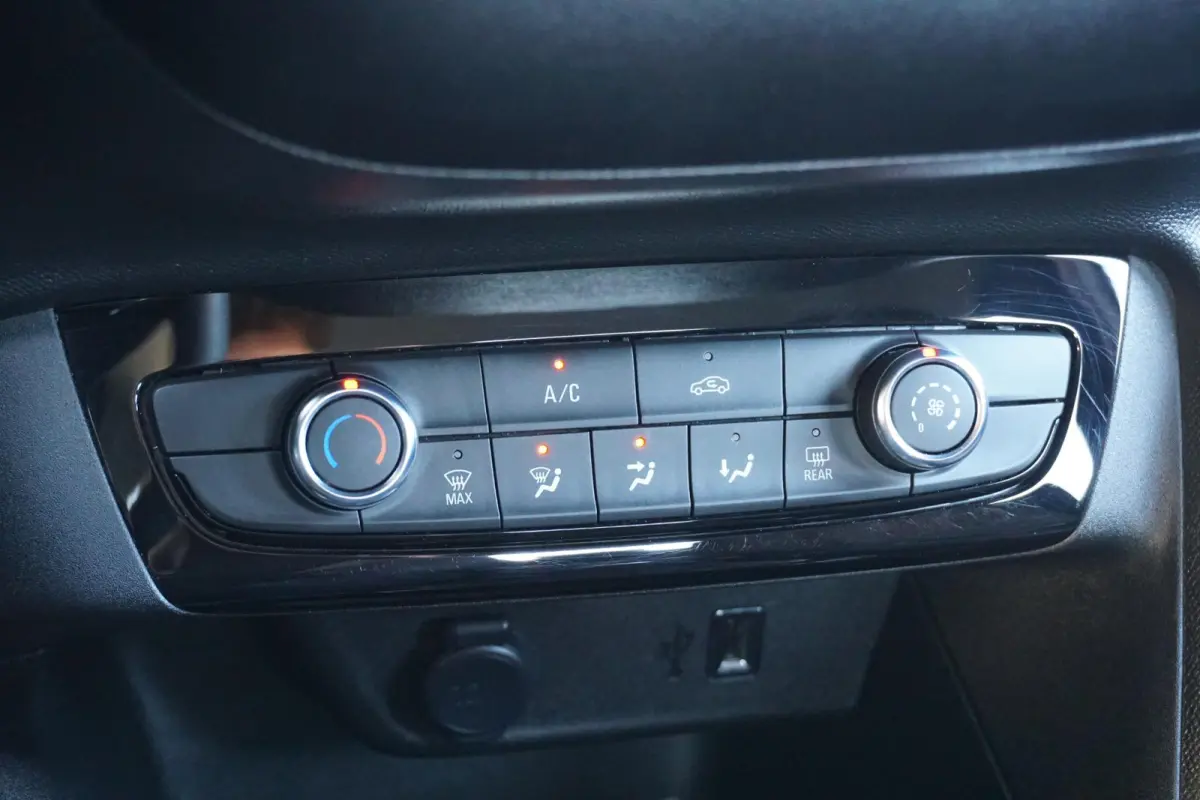 1.2 Level 2 + CAMERA / APPLE CARPLAY / SENSOREN / 16'' LMV