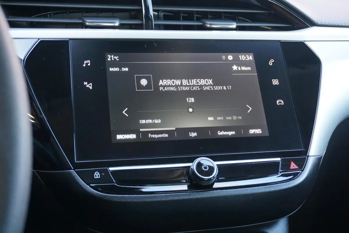 1.2 Level 2 + CAMERA / APPLE CARPLAY / SENSOREN / 16'' LMV