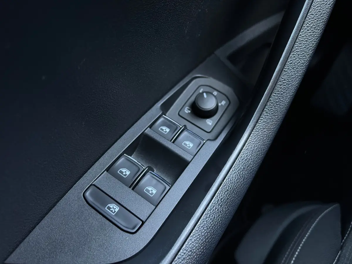 1.0TSI|Panodak|Carplay|Camera|Trekhaak|LED|Sfeer