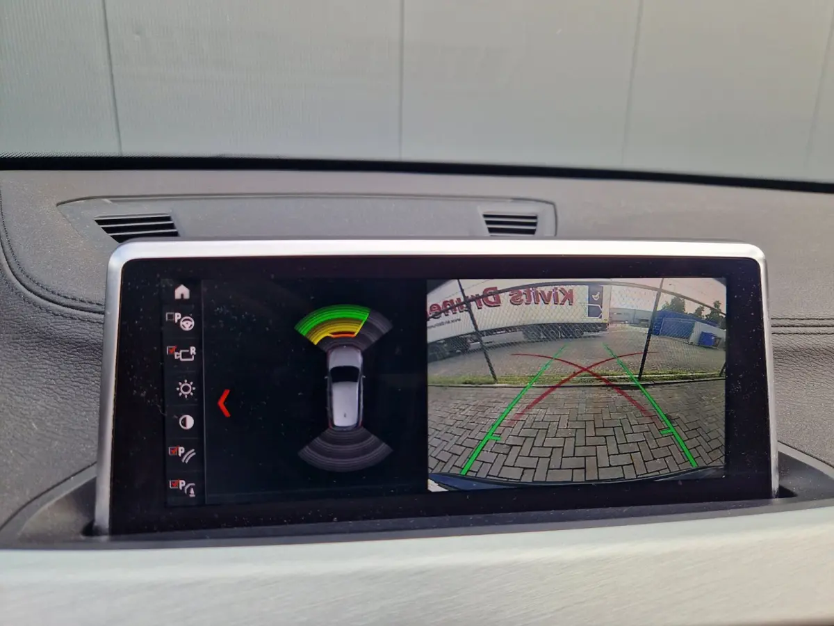 SDrive18i High Executive 1E Eig/Led /Leer /Cruise/Btw