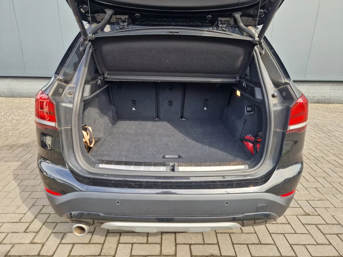 SDrive18i High Executive 1E Eig/Led /Leer /Cruise/Btw