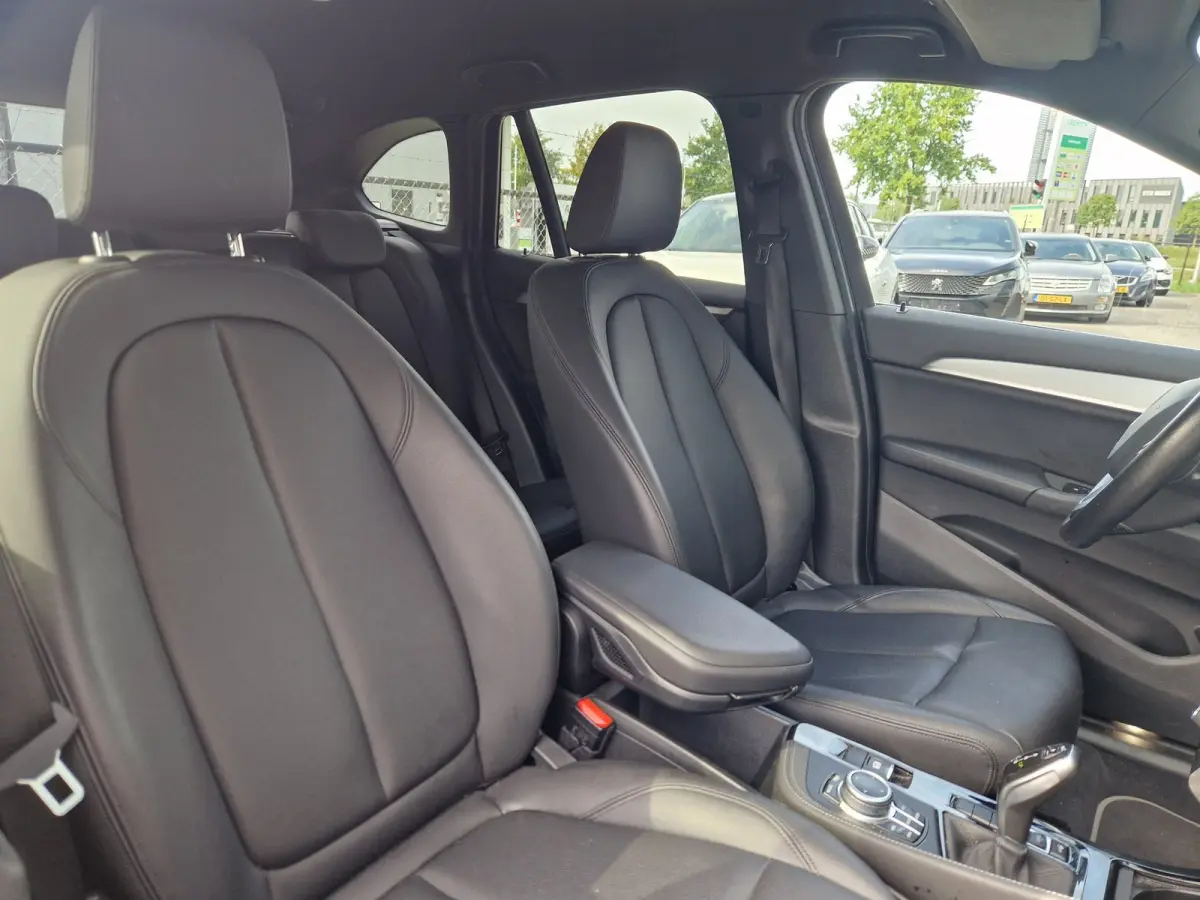 SDrive18i High Executive 1E Eig/Led /Leer /Cruise/Btw