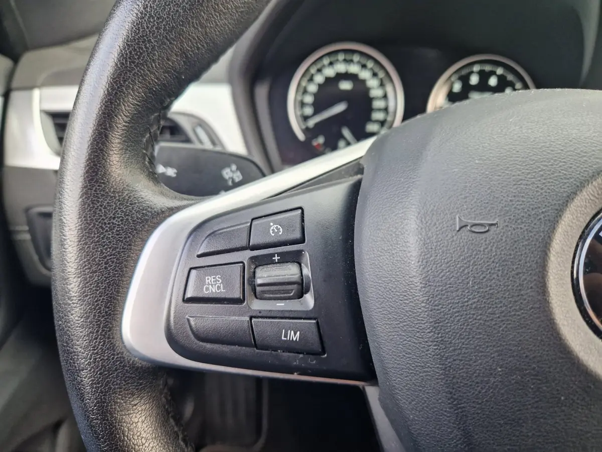 SDrive18i High Executive 1E Eig/Led /Leer /Cruise/Btw