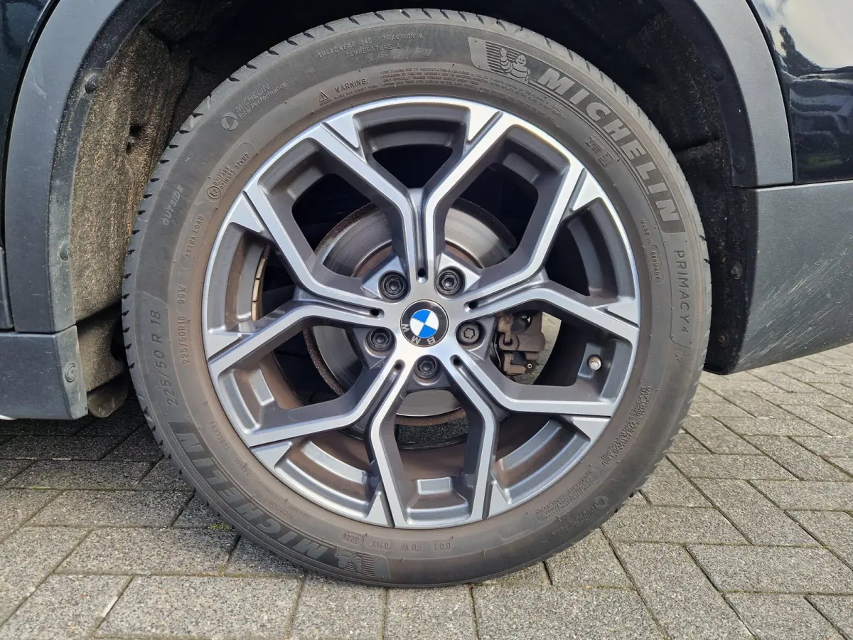 SDrive18i High Executive 1E Eig/Led /Leer /Cruise/Btw