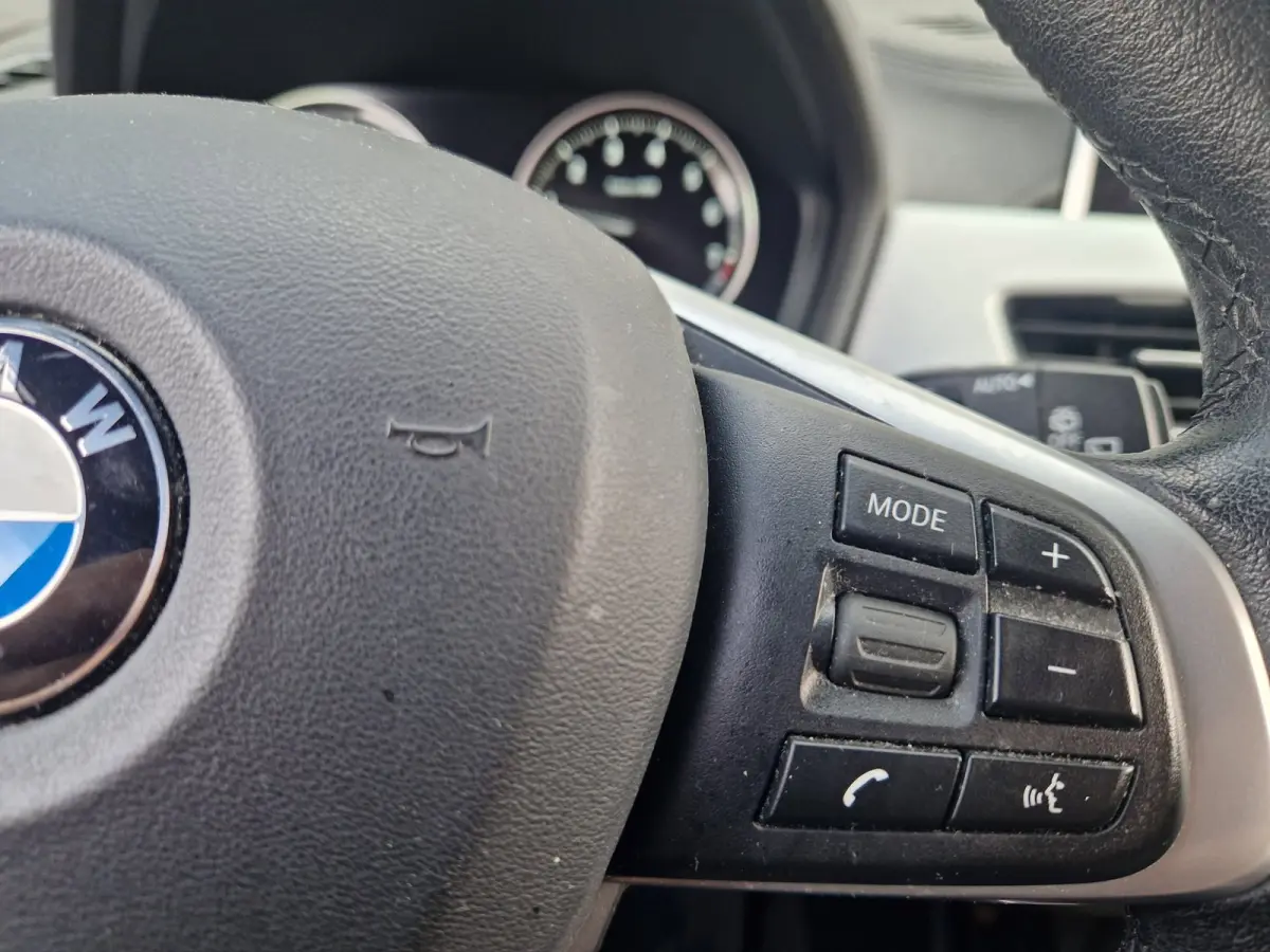 SDrive18i High Executive 1E Eig/Led /Leer /Cruise/Btw