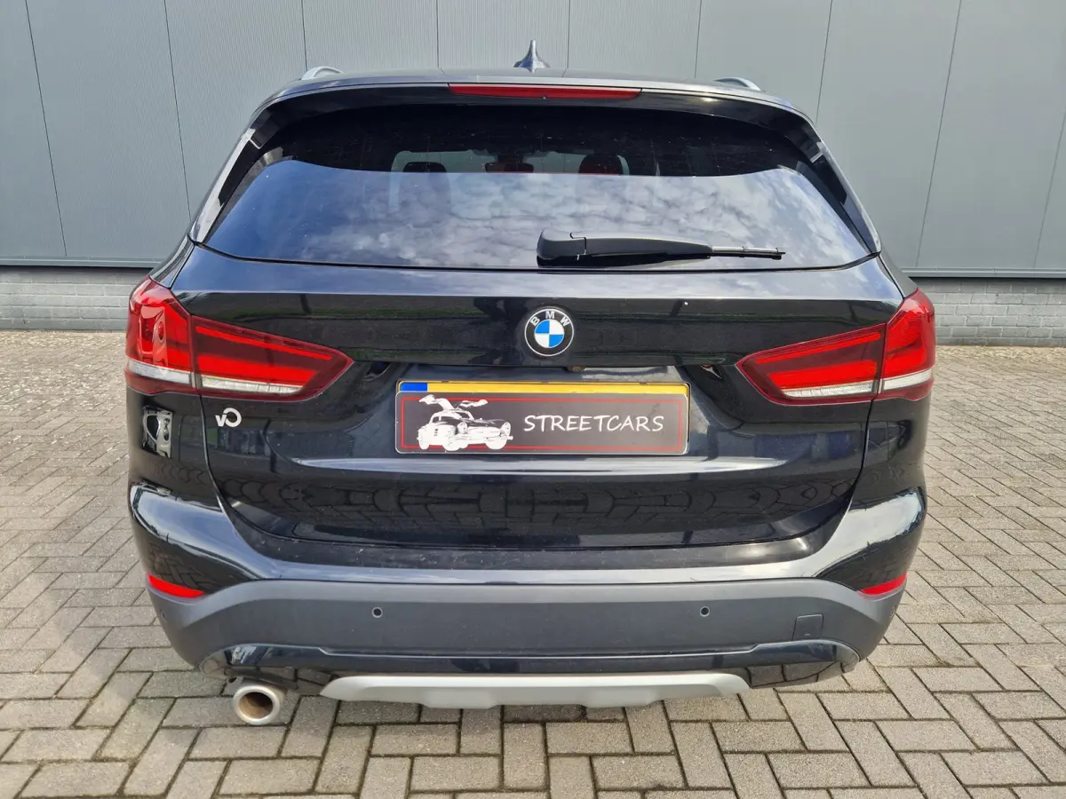 SDrive18i High Executive 1E Eig/Led /Leer /Cruise/Btw