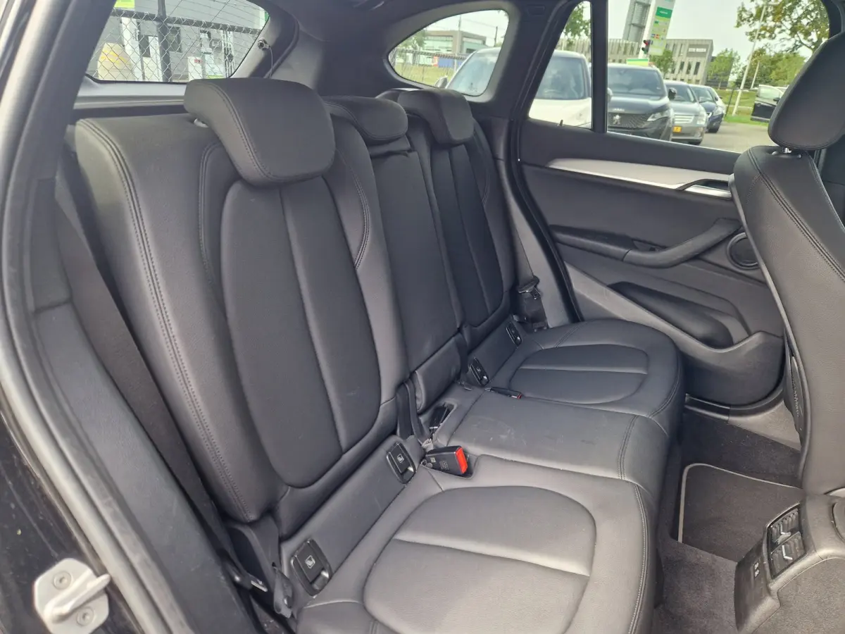 SDrive18i High Executive 1E Eig/Led /Leer /Cruise/Btw